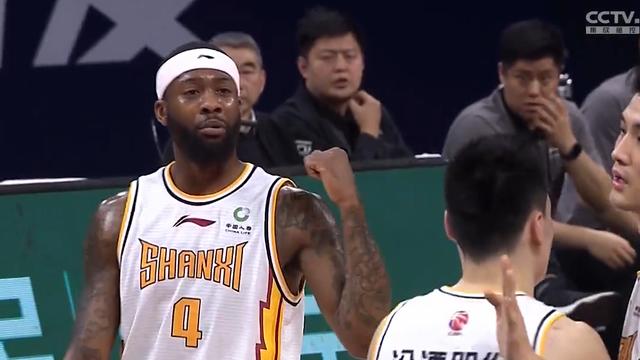杨学增|一个20中7，一个17中4，危急时刻2人变身打铁匠，杨学增输得无奈