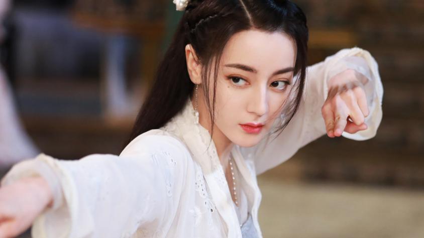 林允|芒果台出王炸了？《花朝秋月夜》播3小时热度第一，连刷6集不过瘾