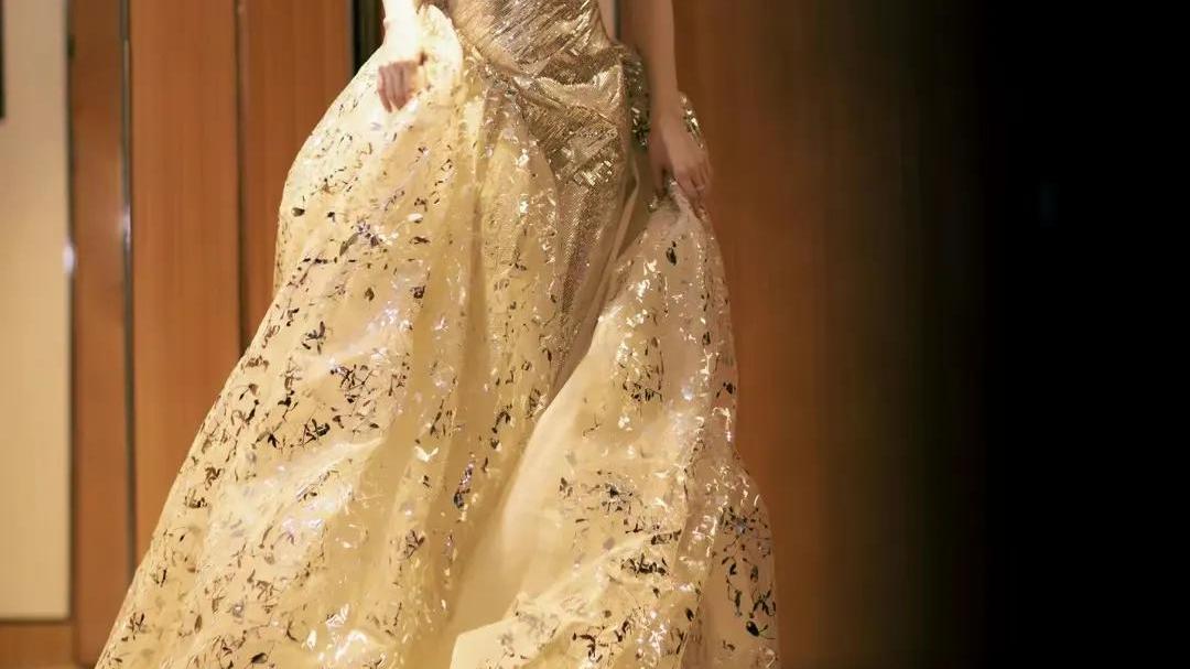 元宵晚会|baby元宵晚会不幸翻车？唱“生命的放歌”时，副歌接着响起了