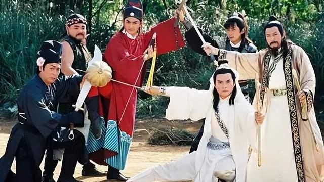 金超群|《包青天》：金超群是最能演包拯的明星了，展昭是一代人的男神