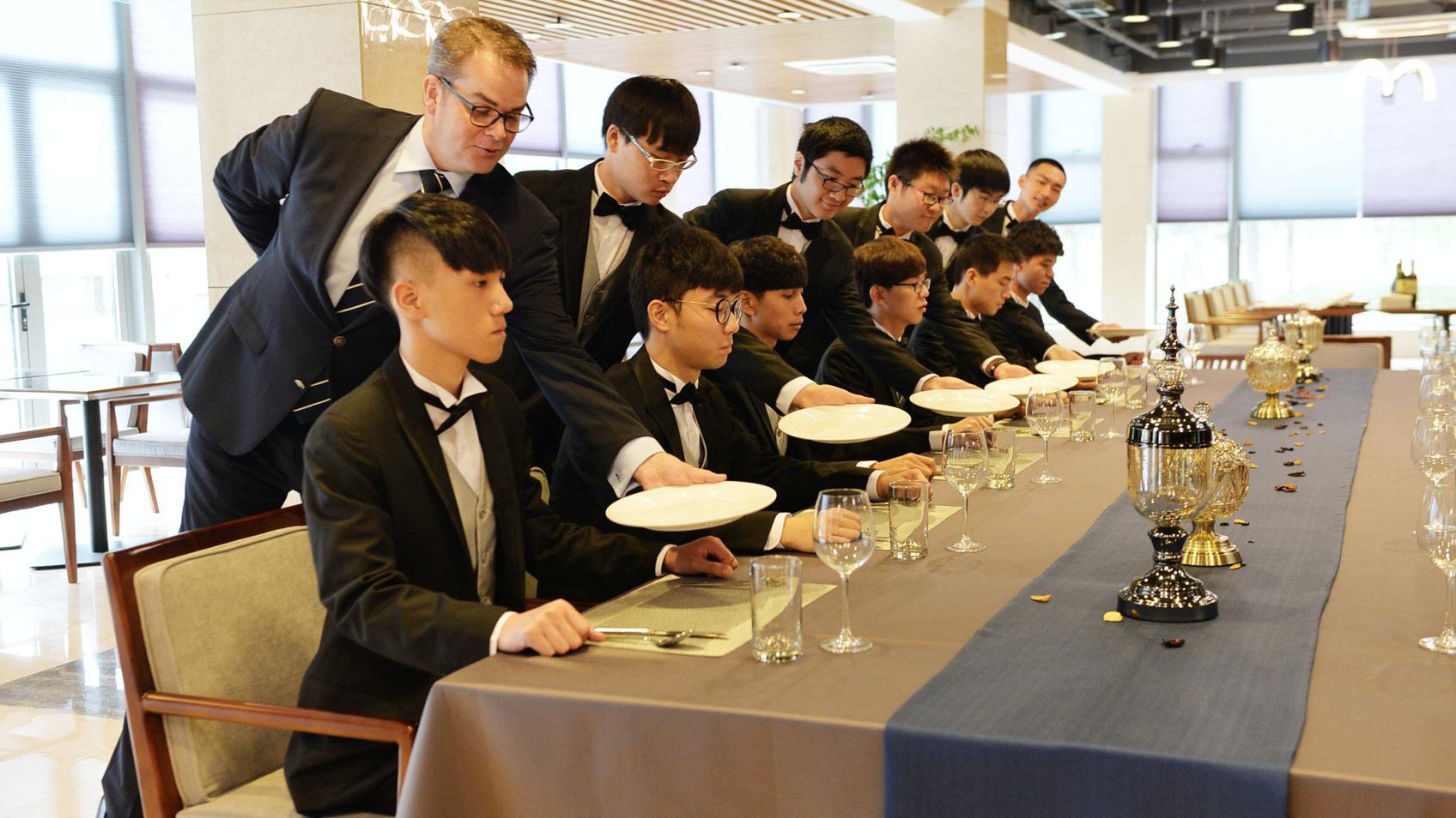 高职|5个“女生常报”的本科专业，就业竞争力不高，找工作还不容易