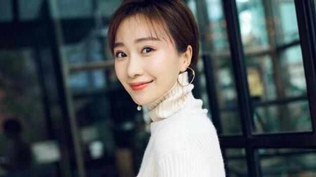 肖涵|肖涵眼睛怎么了官宣要退演艺圈（肖涵个人资料简介）