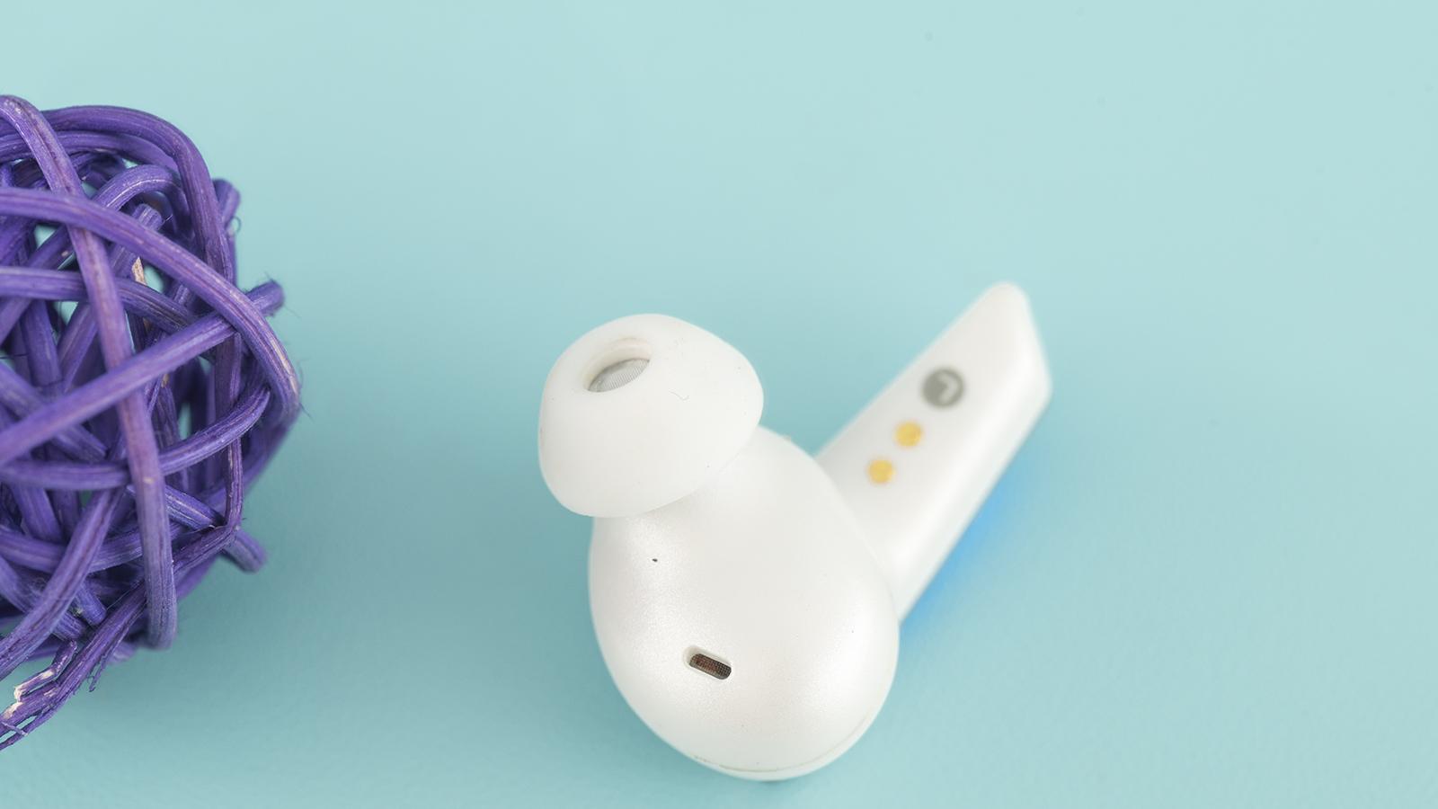 西伯利亚|拒绝同质化，红海中的另类机甲TWS耳机，西伯利亚S2