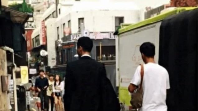 安孝燮|网热议韩剧男神身材比例，安孝燮不弯腿无法与金世正同框