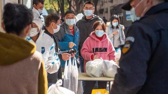 上海市|上海女网红抱怨隔离午餐肉和火腿不是牌子，竟然把食物扔进垃圾桶