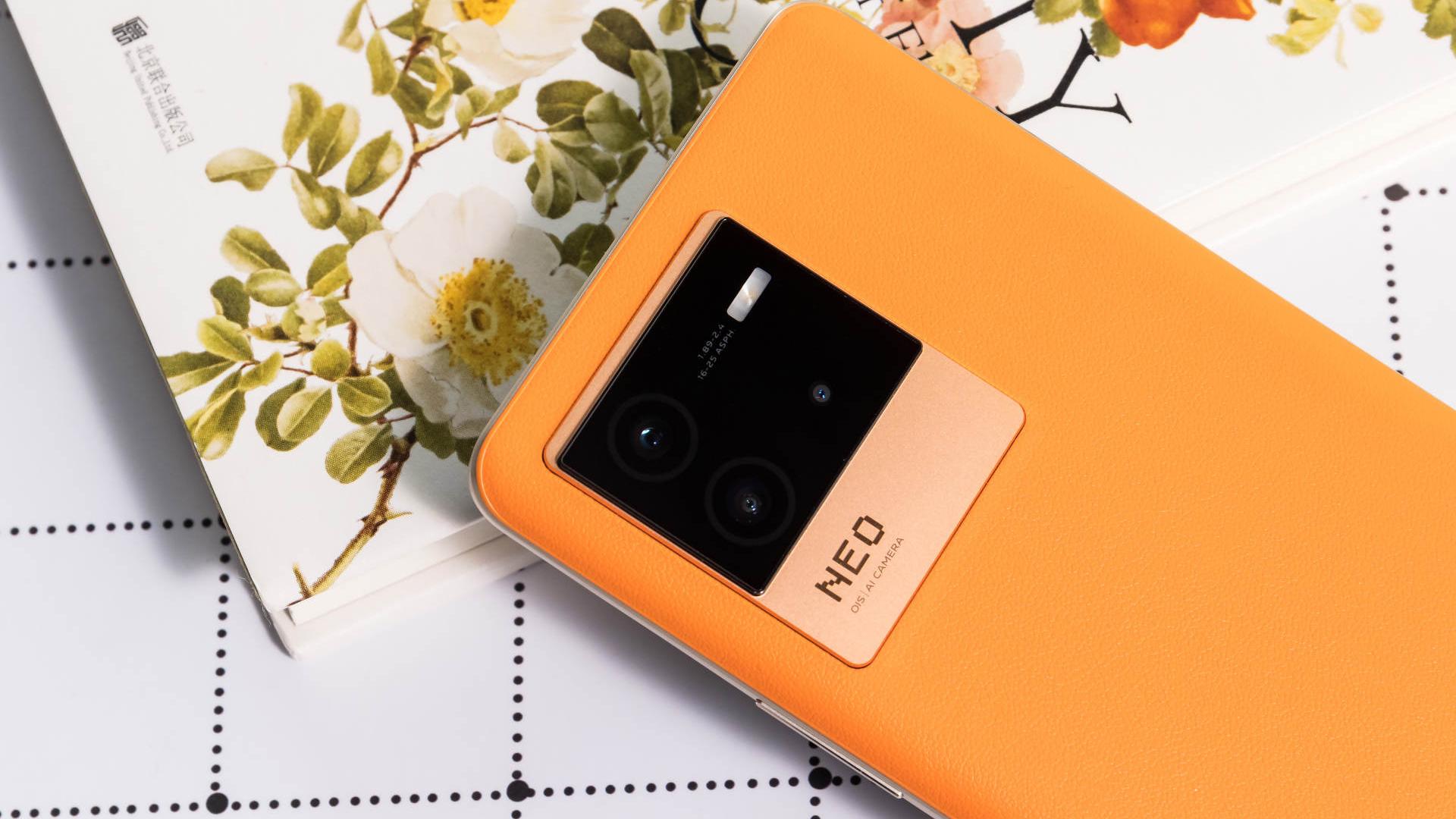 |表现全面，全能双芯旗舰！iQOO新机iQOO Neo6开箱测评