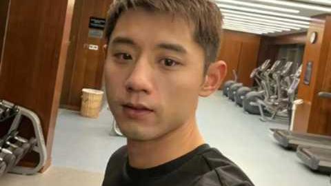 张继科|张继科疑认爱离异女！女方有一子身材婀娜，“奶棒腿”吸睛