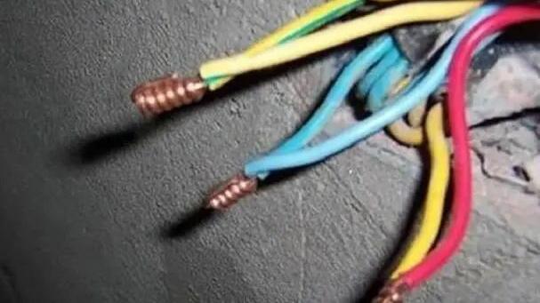 家里装了漏保就绝对安全吗？少了这根线，立马叫停返工