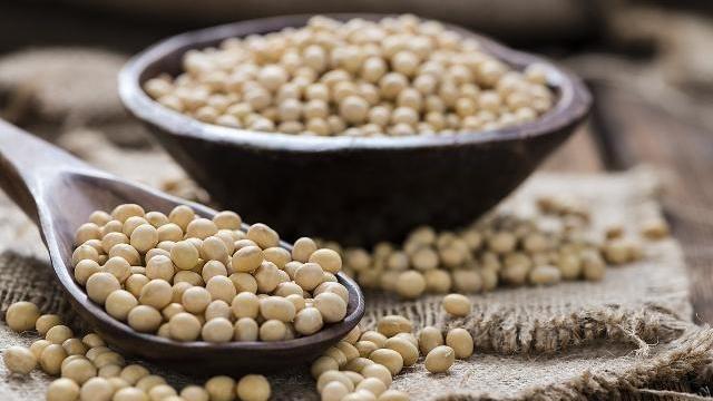 西兰花|女人若不愿老太快，将4种食物当“零食”吃，和黄脸婆说“拜拜”