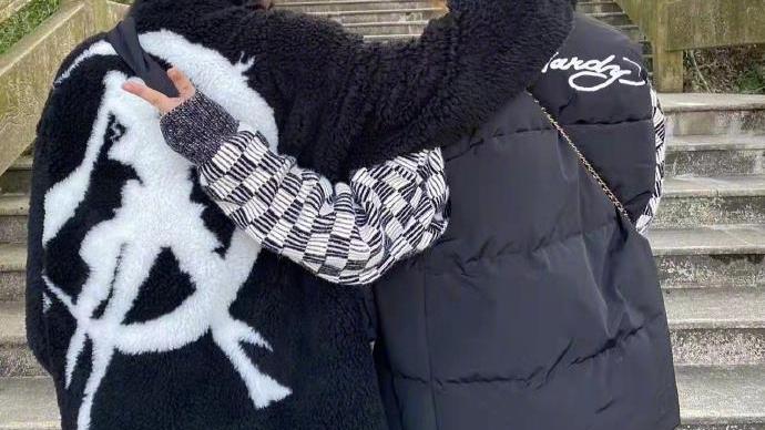 杨幂|杨幂为刘诗诗送生日祝福，晒爬山合影