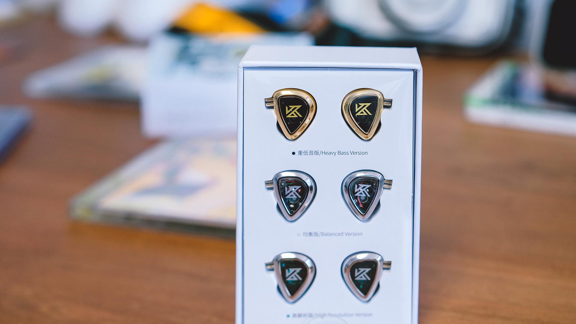 耳机|HiFi圈内卷到啥程度了？168元的耳机，买一送三还带麦克风，服了