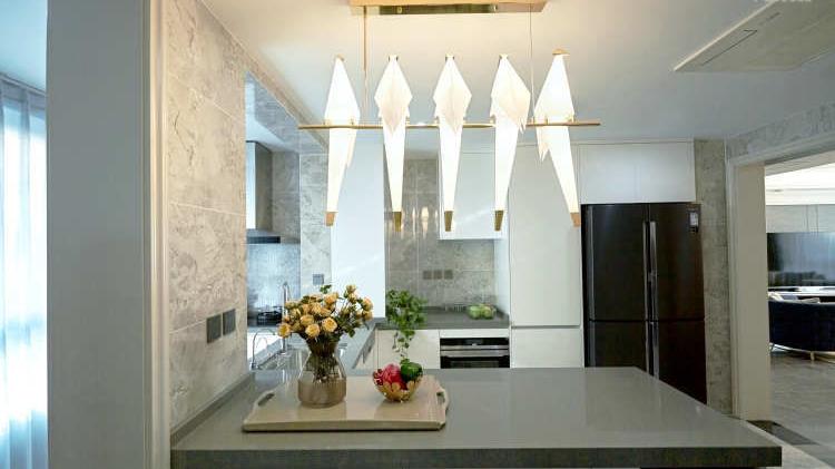 220平的现代风住宅，用简约的元素，刻画出独一无二的家