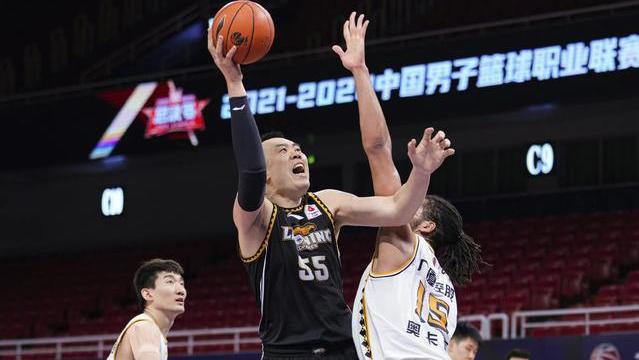 辽宁男篮|内线已无敌？辽宁最强战术锁死广厦，球迷：只有广东有赢的机会！