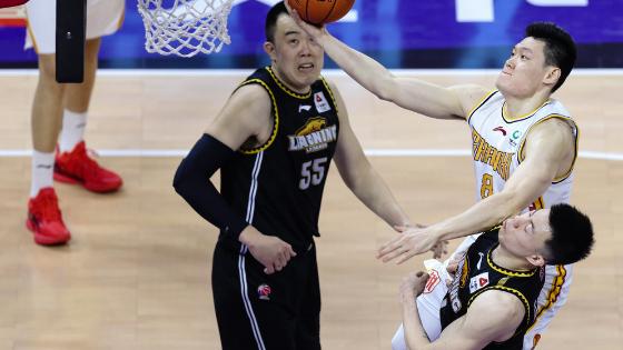 广州队|5个2比0横扫！CBA季后赛又一边倒 多亏郭士强硬气偷下1胜
