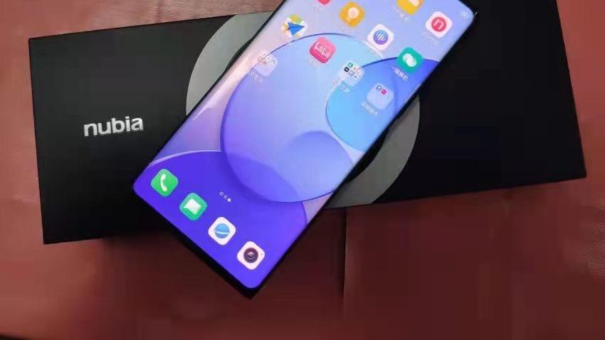 曲面屏|大跌1700元！144Hz超曲面屏+三主摄+120W闪充，依然能打！