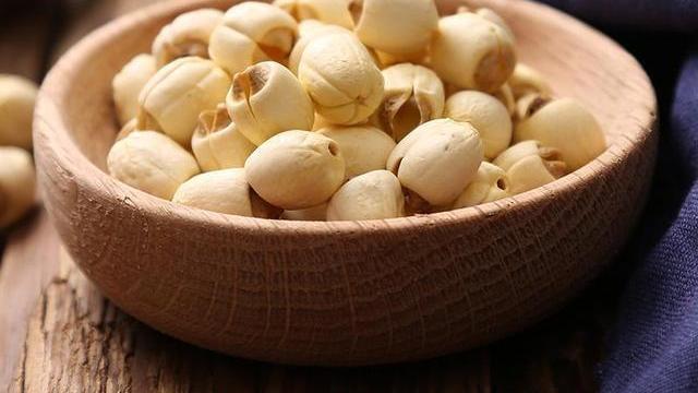 失眠|睡眠是最好的补药？睡不着的人，平时多吃3种便宜货，失眠不会来