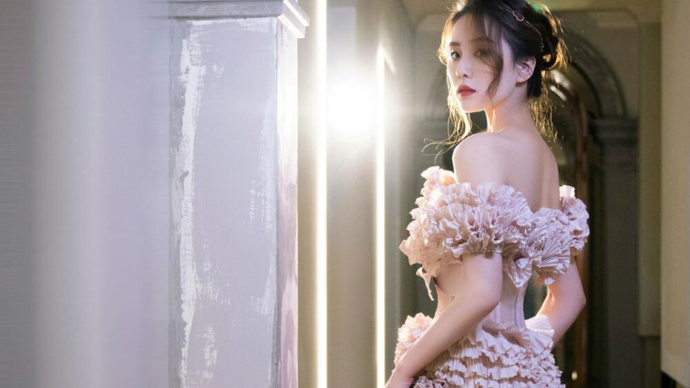 刘诗诗|刘诗诗是淡颜美人天花板？get同款“减法妆容”，更有精致高级感