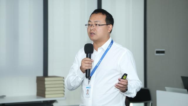 卡尔蔡司镜头|vivo官宣新机，骁龙8 Gen 1+蔡司主摄+折叠工艺，很有看点！