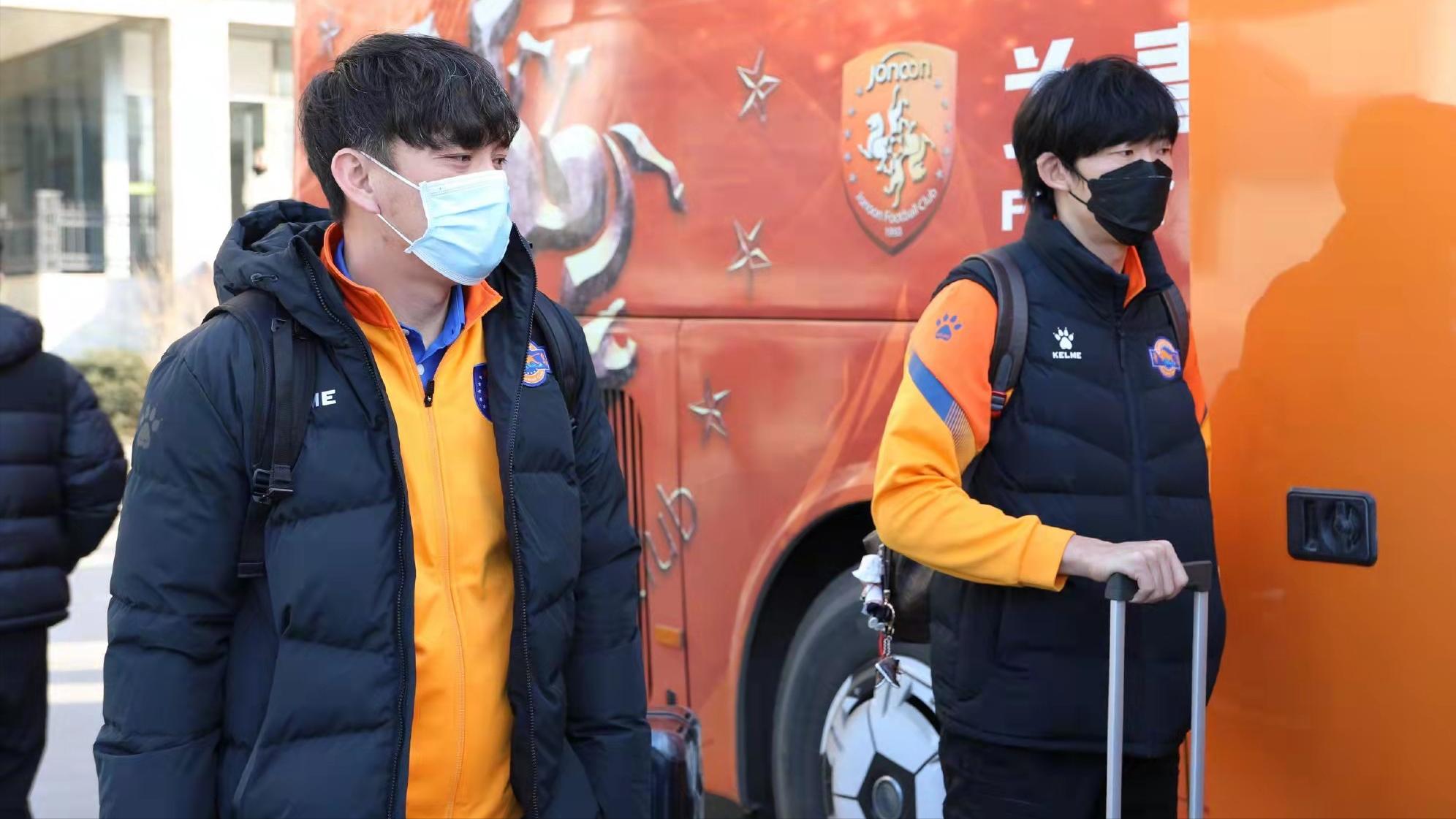 泰山队|1-0！肖智进球！殷铁生赢球！青岛海牛官宣：16日去济南战泰山队