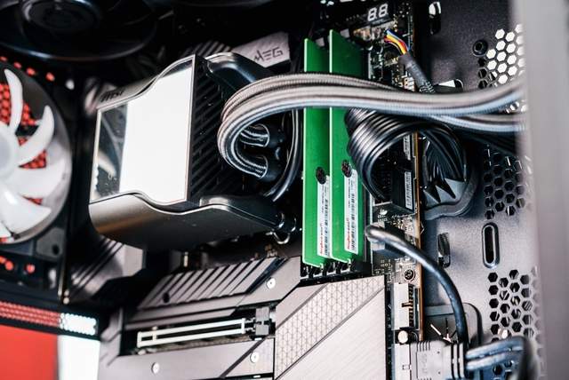 三星|一战封神？三星原厂加持的金百达DDR5，超频性能拉满