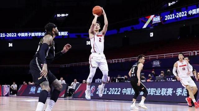 杜锋|联盟第一，比外援还猛！广东出局难掩1人光芒，杜锋带他进国家队