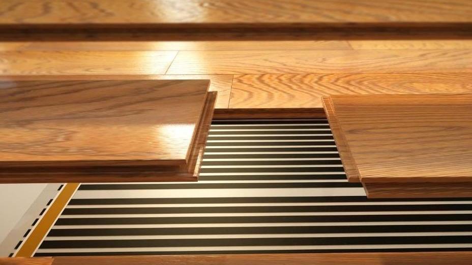 有地暖的家庭，大都铺木地板而不铺瓷砖，为什么？哪种更好呢？