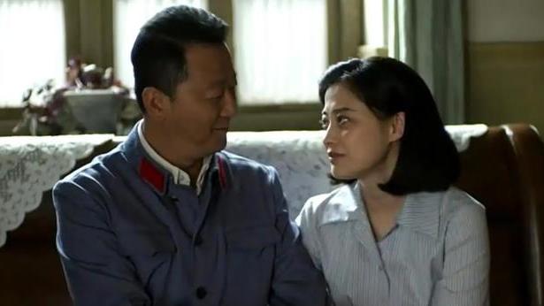 父母爱情|同样是50年代婚姻大剧，《金婚》和《父母爱情》差距为何这么大？