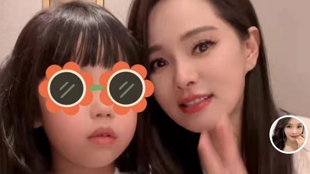 伊能静|54岁伊能静与女儿合唱，5岁米粒越长越像妈妈，母女卖萌超有爱