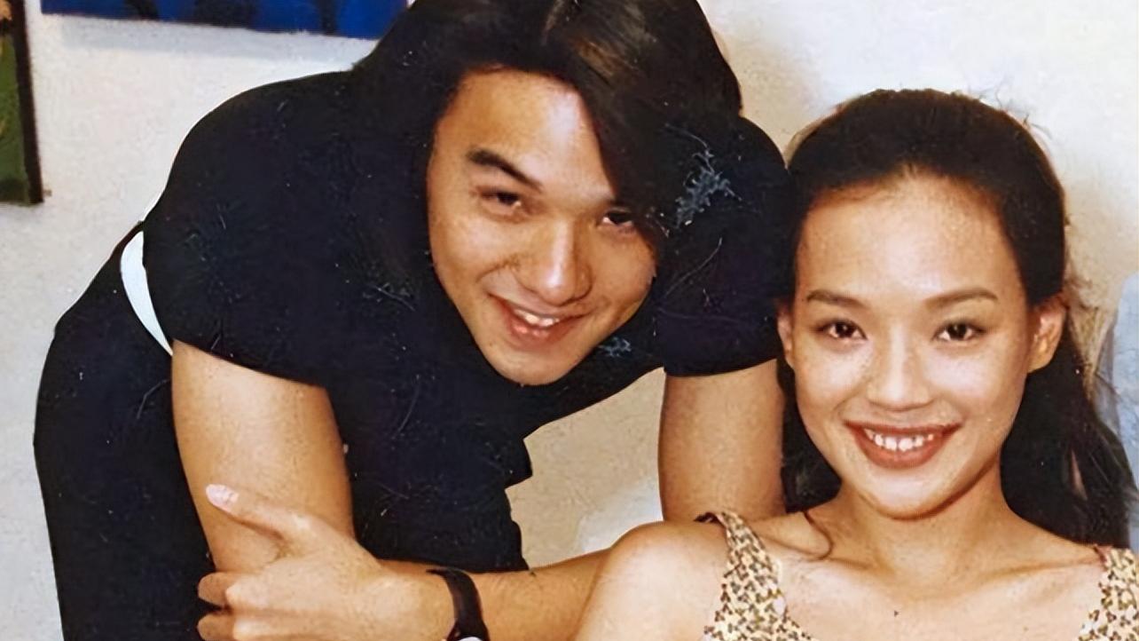 舒淇|舒淇自曝经常失眠，一头粉色头发显年轻，眼部状态暴露真实年龄！