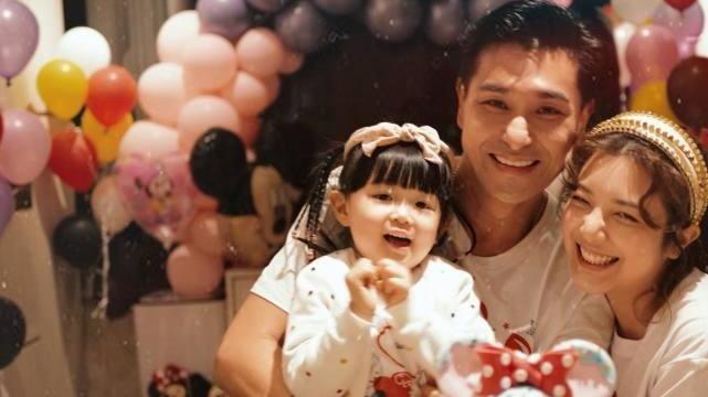 陈展鹏|陈展鹏为女儿庆生晒照，在外是TVB视帝，在家就是女儿奴