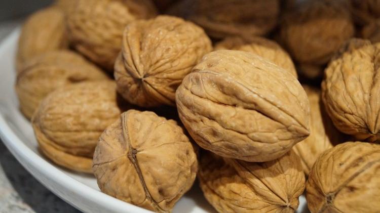 大肠癌|核桃是血管清道夫？研究发现：核桃让血管更健康，怎么吃才正确？