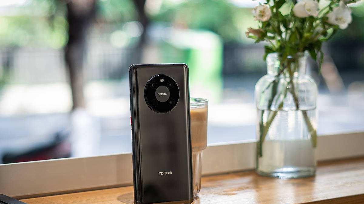 华为|目前最不值得买的三款手机，几乎都是“差评”，性能差价格还很高