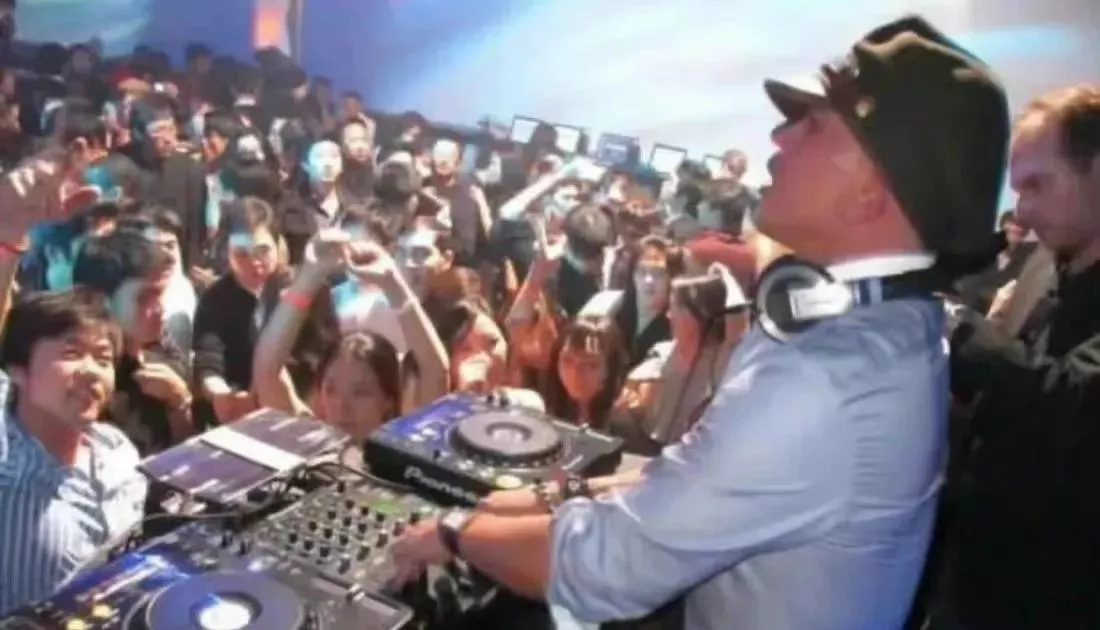 dj|具光头准备去夜店DJ，评论区瞬间沦陷