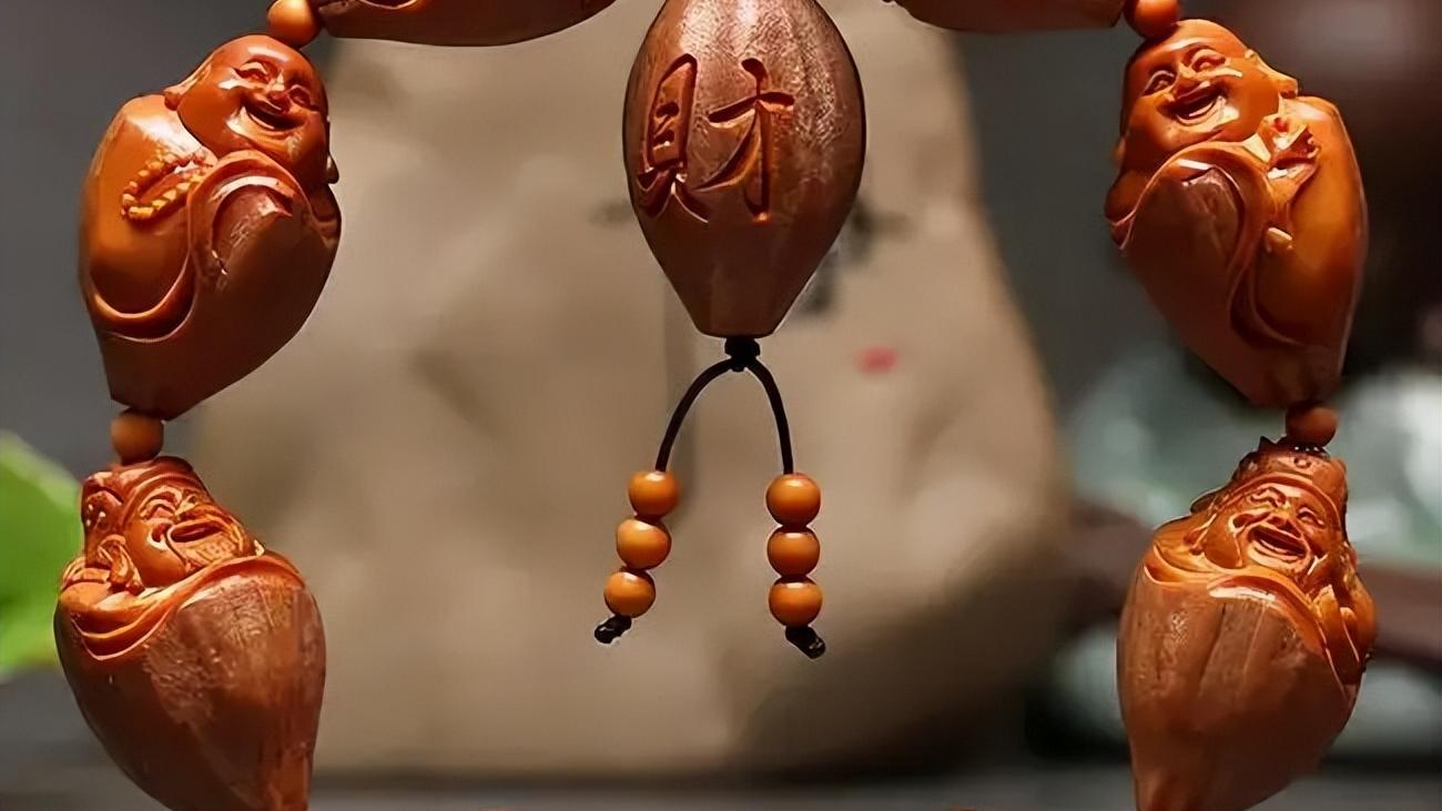 文玩|文玩木串的包浆可不是盘出来的，木串到底怎么上包浆？