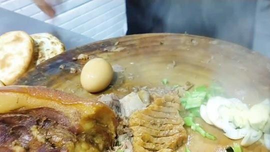 酥肉|山西小破店，休息4年再开张，生意火爆，只因它是陪你长大的美食