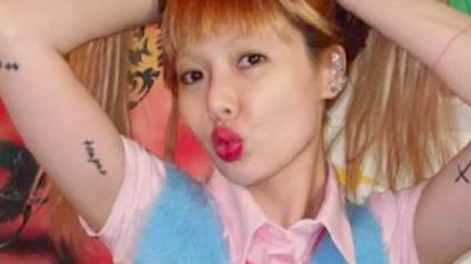 金泫雅|时尚爱豆金泫雅最新造型，大眼袋厚嘴唇丑到极致，不到三十就老了