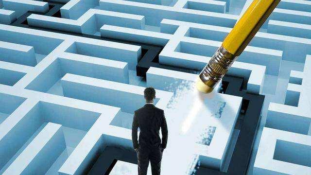 |职场打拼中，当理想与现实发生冲突时，你会怎么选择？