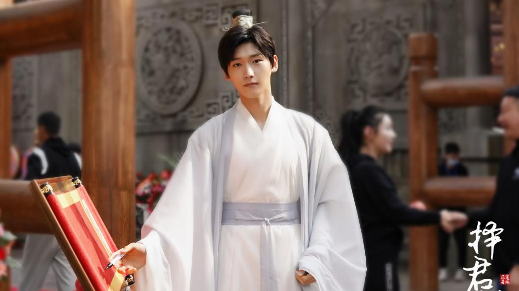 杨洋|鹅厂4月片单，杨幂许凯甜宠大剧呼声高，杨洋两剧待播有望霸屏