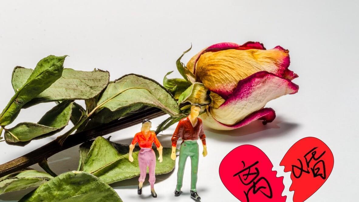 回顾：重庆医生婚内出轨，护士举报医生丈夫权色交易，细节曝光