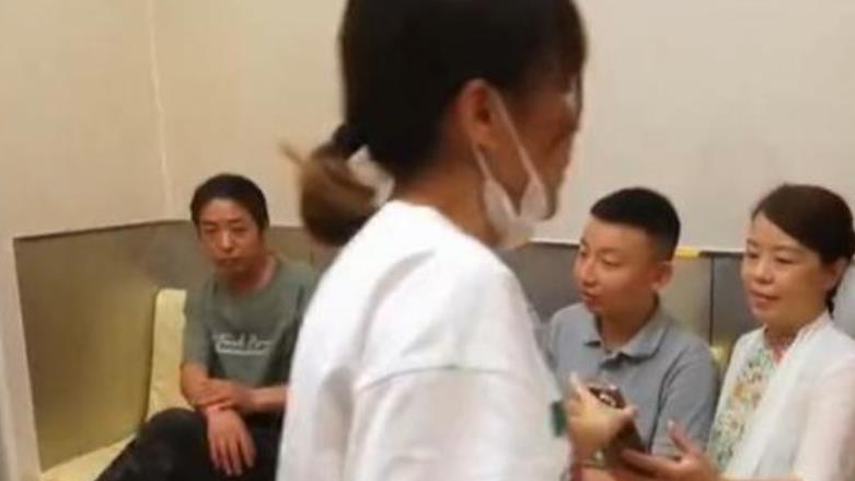 |熊磊更新视频大胆表白，网友评论亲婆婆能否挺住，回怼对方太尴尬