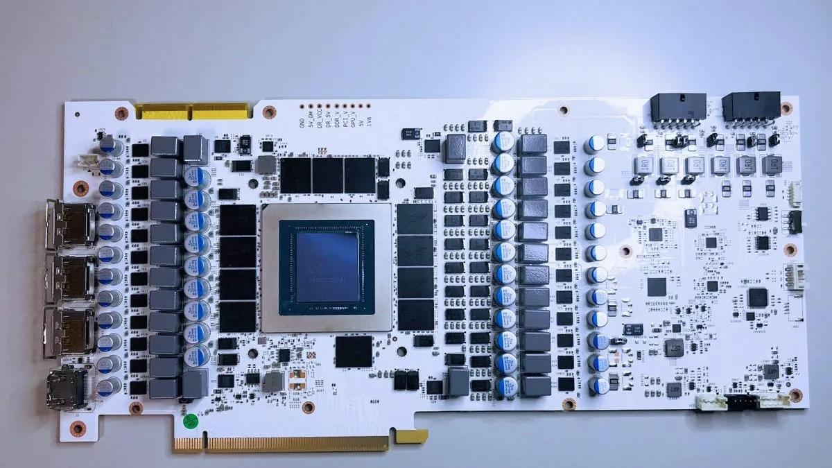 英特尔|英特尔桌面级显卡300W功耗，PCIe5.0接口，3-8p供电