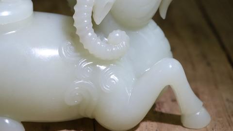 和田玉籽料|和田玉籽料“子母羊 水盂”.