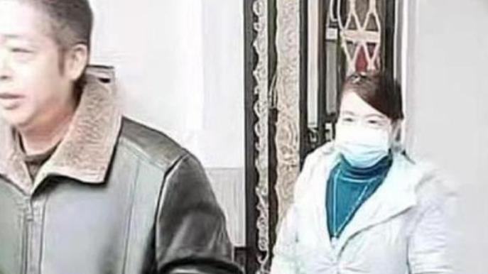 许敏|许敏等人游览包公祠，含义不言而喻，杜：身正不怕影斜，随你们！