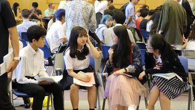教师|教师行业面临“改革”，中小学入职门槛提升，师范生该怎么应对？