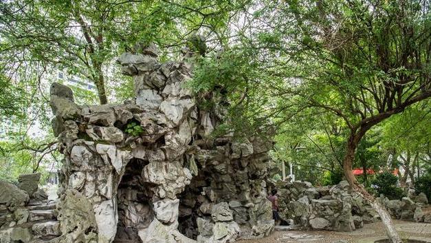 临澧|南昌老牌“相亲公园”百花洲，简历很详细，现场老年人比年轻人多