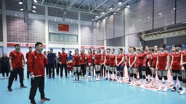 李盈莹|李盈莹袁心玥变排头兵！率队跑操或成新核心，将是蔡斌手中的王牌