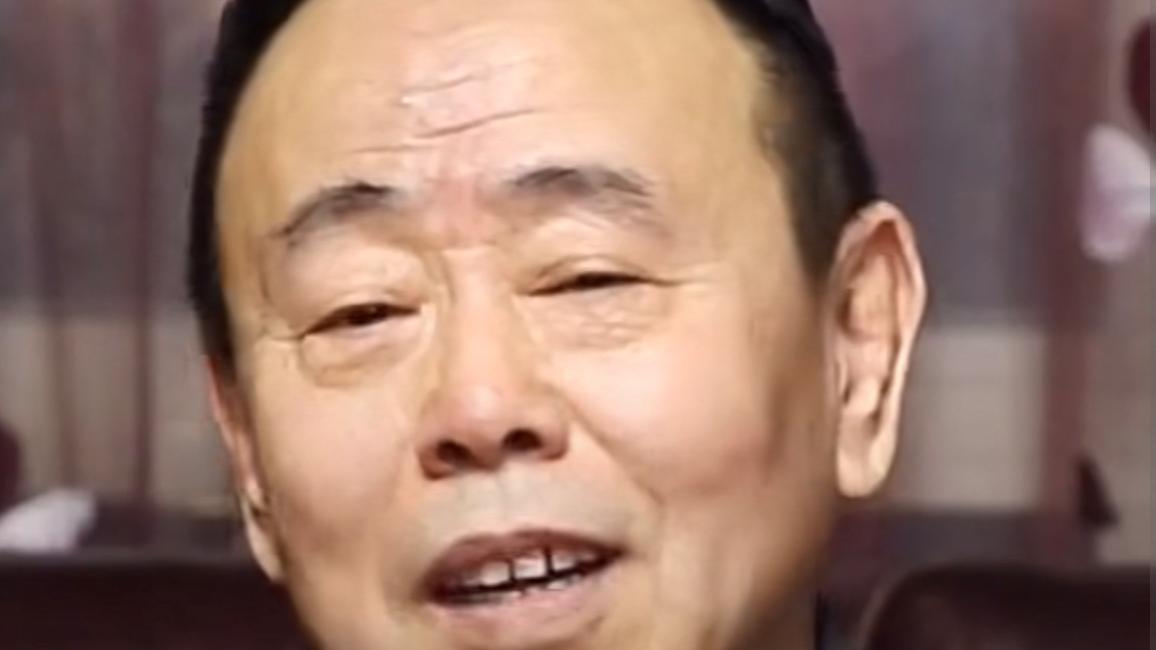 潘长江|潘长江回应传闻之后首现身，一人呆坐雪中显落寞，看起来憔悴很多