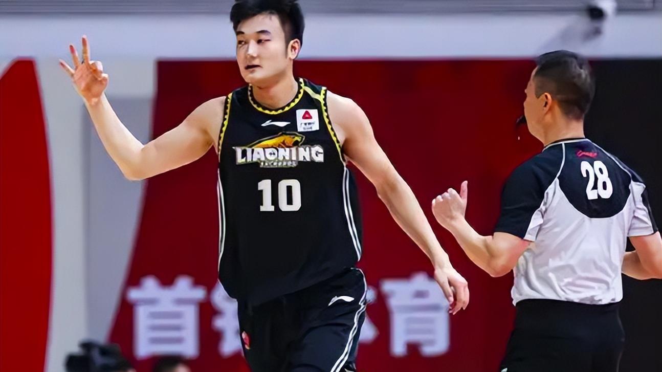 杨鸣|杨鸣真有种！决战时刻上1米99板凳奇兵，11-0把杜锋威姆斯打懵了