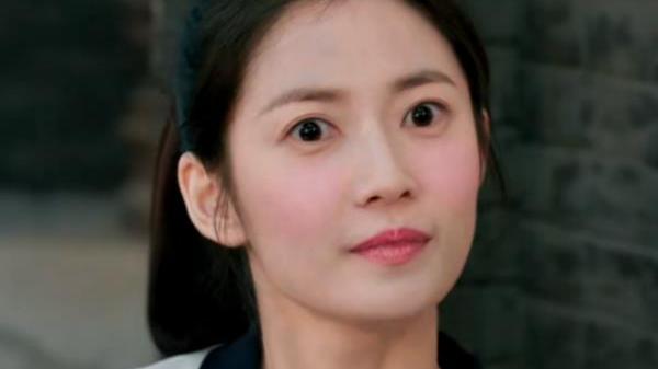 陈钰琪|陈钰琪素颜很上镜，演技也很稳，但30岁的年纪演少女多少有点显老