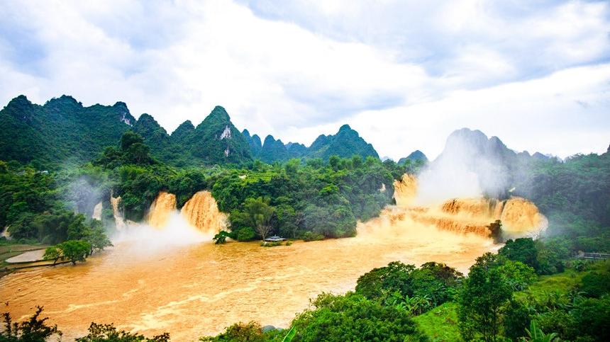 壶口瀑布|亚洲第一跨国瀑布突变“黄金瀑布”！黄河却变清，究竟是好是坏？